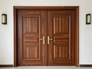 تصميم وتركيب أبواب خشبية فاخرة بتصاميم عصرية في الكويت