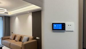 ديكور منزل عصري مع تكامل أنظمة الإضاءة والكهرباء ضمن مشروع ديكور وكهرباء