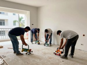 فريق ترميم سريع يعمل في مشروع بسعد العبدالله