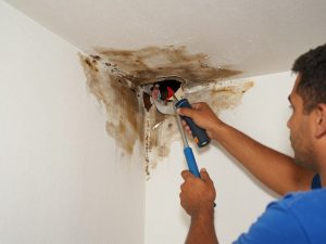 معالجة تسربات المياه والرطوبة من مقاول ترميمات متخصص