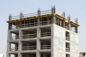 بناء مصعد خرساني في مبنى سكني بالكويت بناء مصعد خرساني في مبنى سكني بالكويت