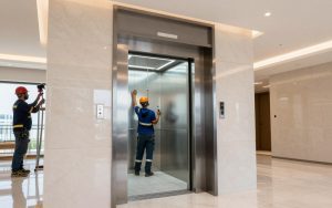 تركيب مصعد في مبنى سكني بالكويت تركيب مصعد في مبنى سكني بالكويت