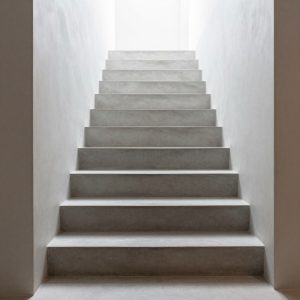 تصميم سلم مستقيم خرساني تصميم سلم مستقيم خرساني